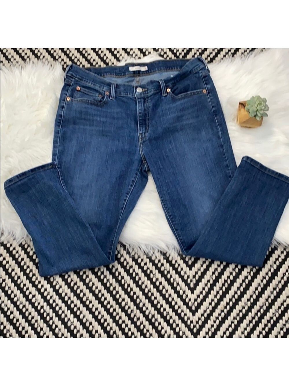 Levi’s boyfriend fit medium wash tapered jeans